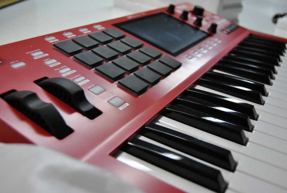 Syntezator Akai MPC Key 37.