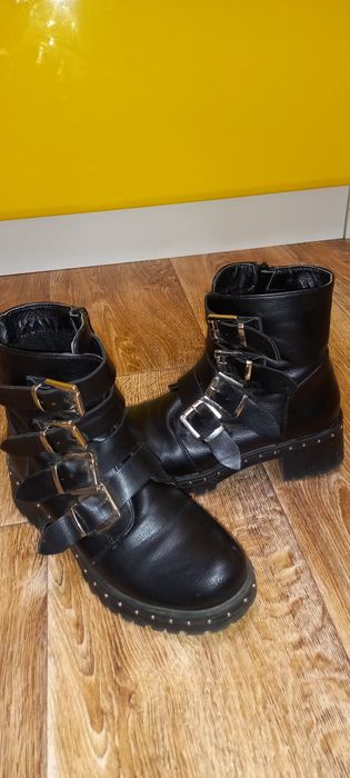 Продам женские осенние ботинки