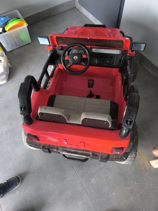 Auto autko 2-osobowe na akumulator jeep czerwony