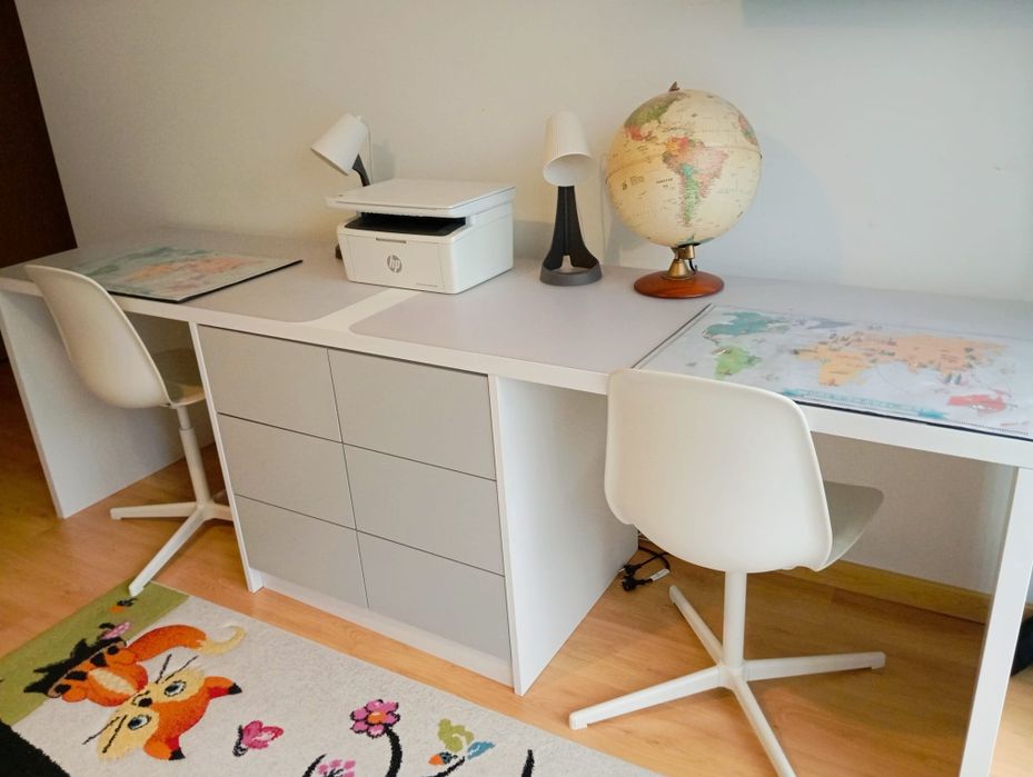 Beliche e secretária de dois lugares