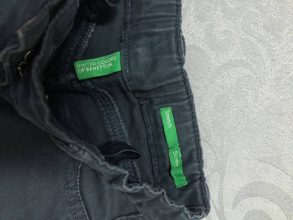 2 Calças ganga + 2 sweats + casaco malha 3/4 Anos