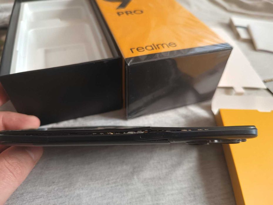 Телефон Realme 9 Pro 128Гб 8Гб 64мегапікселів смартфон побитий