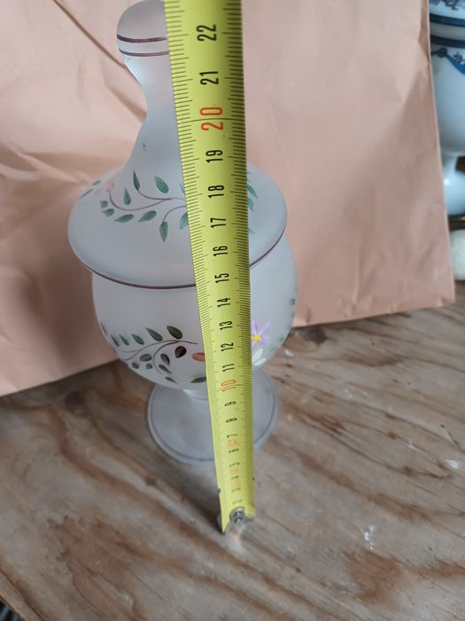 Boleira em vidro fosco pintada à mão