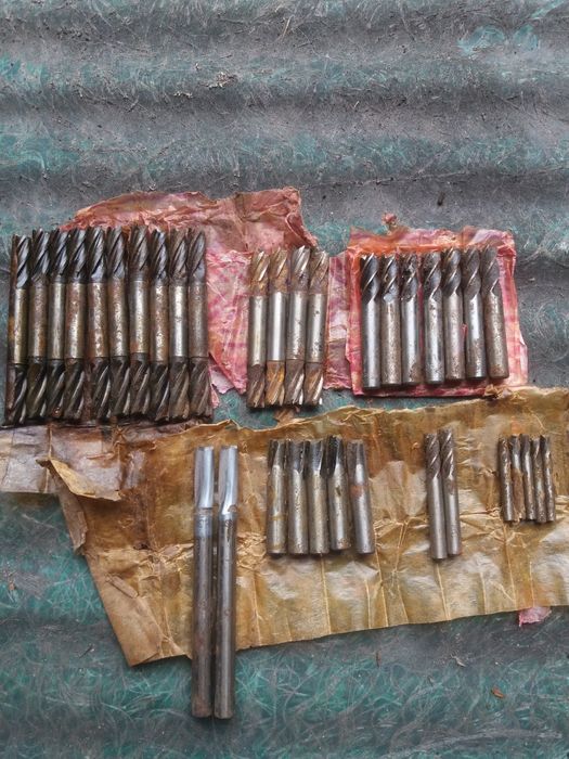 Фреза кінцева 45×200. Фрези відрізні дискові та фрези кінцеві