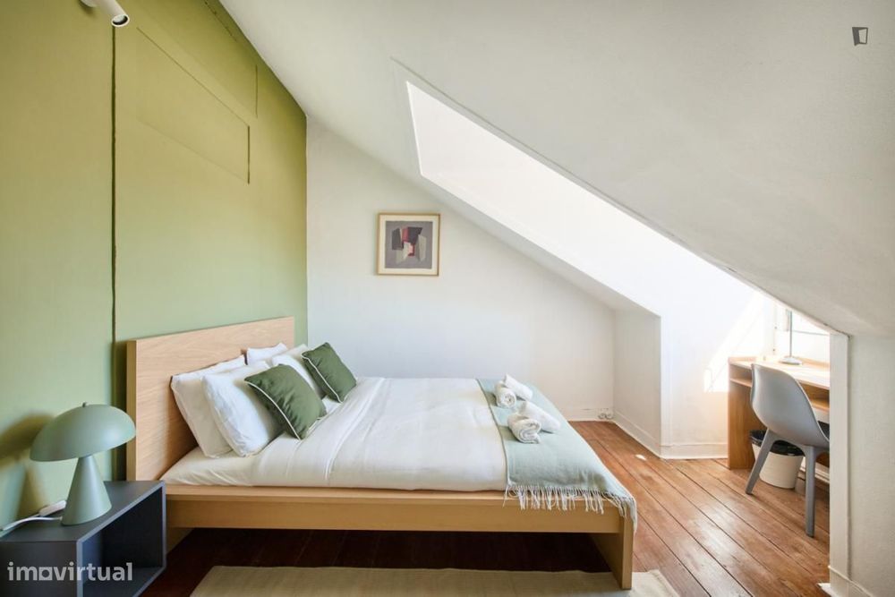 Quarto - localizado em São Bento Lisbon