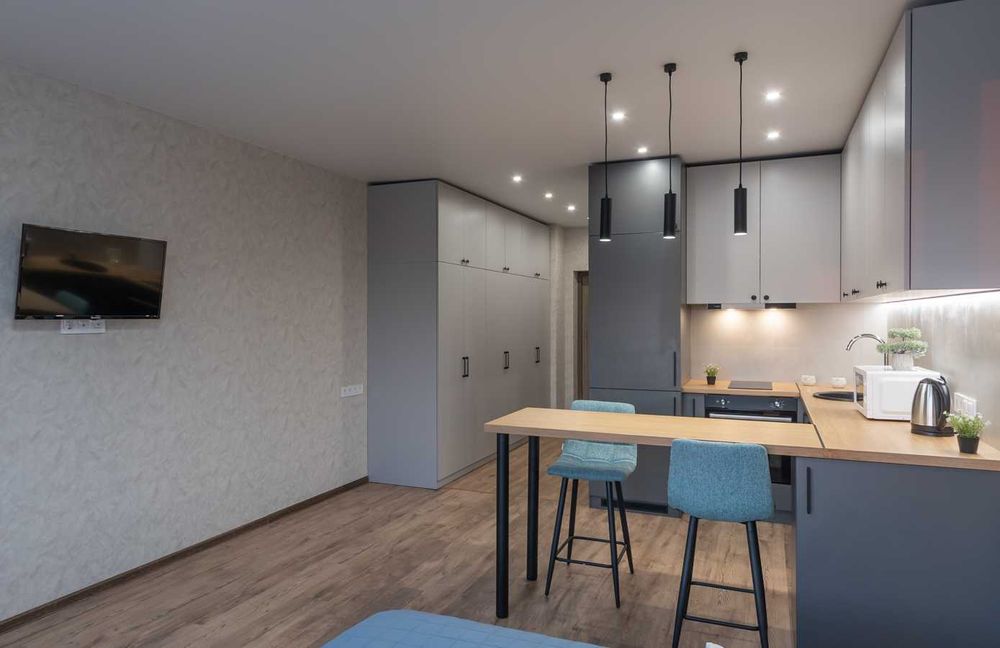 Оренда подобово - затишний смарт із ванною, біля метро. Світло 24/7.