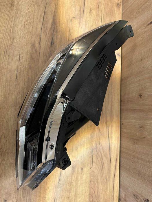 Фара правая, левая новая KIA Optima (K5) аналог