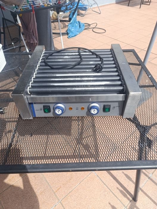 OPIS !!Sprzedam opiekacz rolkowy do hot dogów