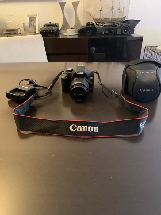 Canon EOS 500D como nova, com oferta do tripé