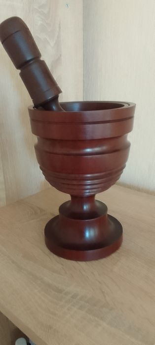 Ступка из красного дерева. Африка.