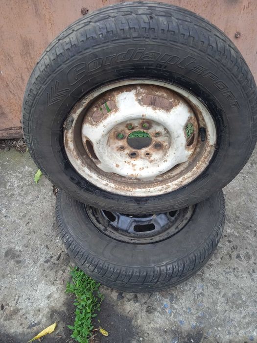 Продам два колеса на Ваз R13.