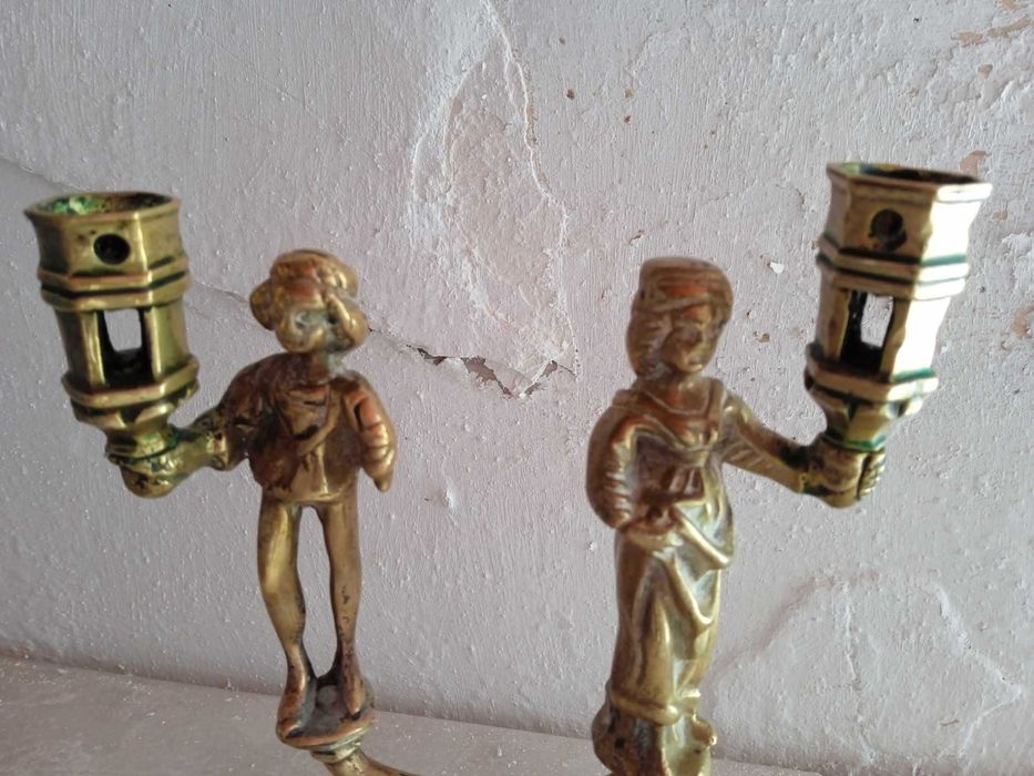 Castiçal / candelabro em latão Sec. XVI