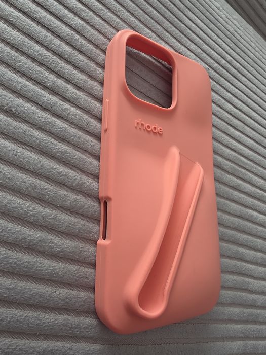 Etui iPhone 16 pro max brzoskwiniowe