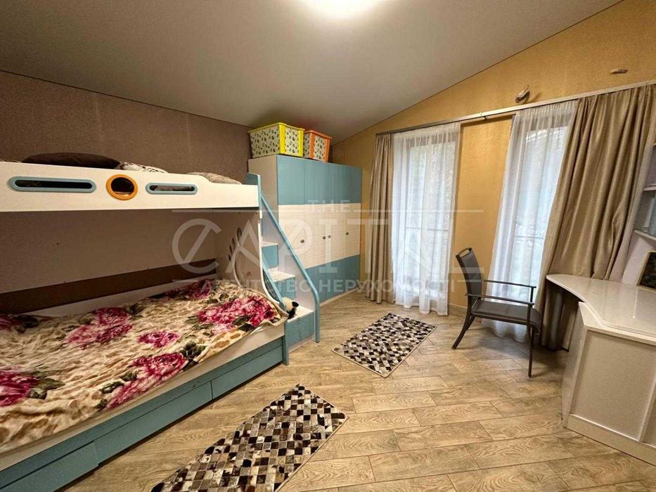 Оренда затишного будинку 300 м² у Лісниках, 30 соток землі