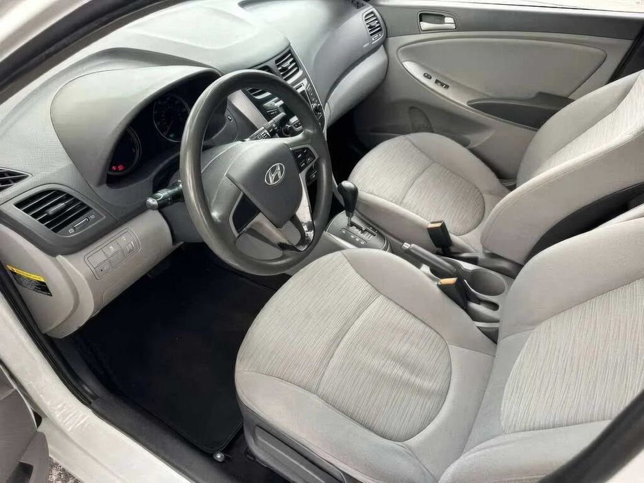 Hyundai Accent Sport      2015