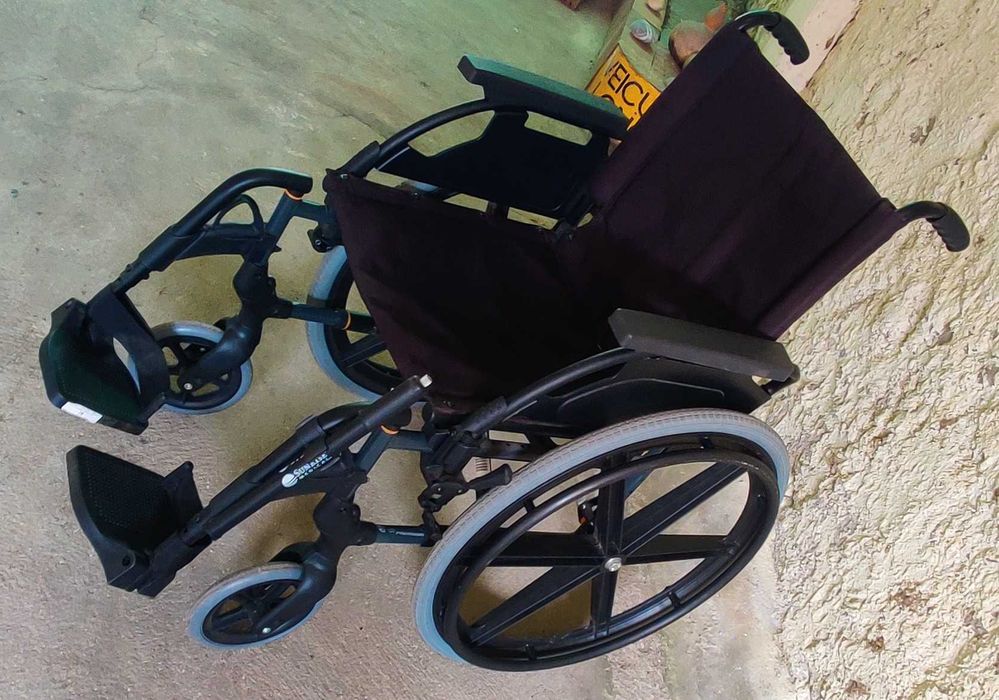 Cadeira de Rodas Breezy Premium - Como Nova