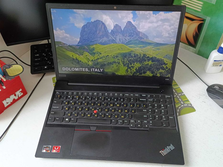 Lenovo ThinkPad E595 Ryzen 5 3500U 8GB 256GB SSD Radeon 15.6" FHD IPS