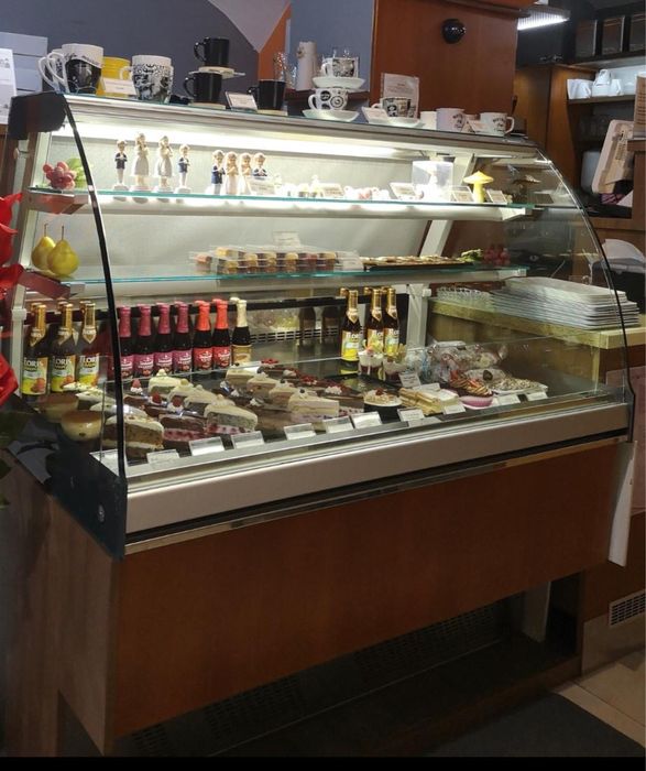 Witryna chłodnicza na ciasto , przekąski