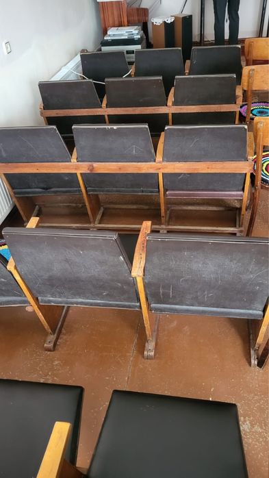 Продам секційні крісла