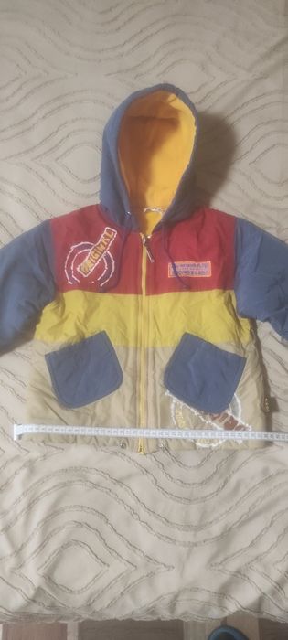 Продам курточку на мальчика фирменная.