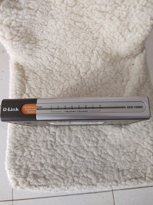 Продам комутатор (свіч) D-link