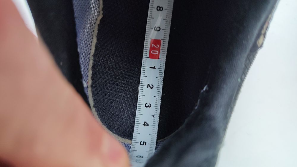 SALOMON оригинал как новые