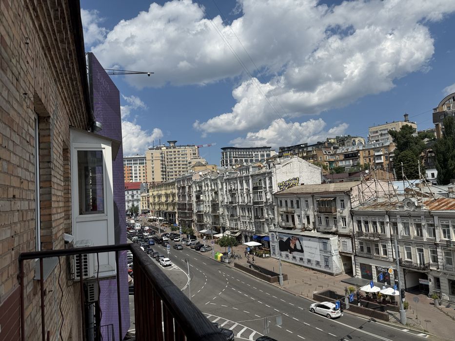 Подобово, Gulliver, Басейна 10, Хрещатик