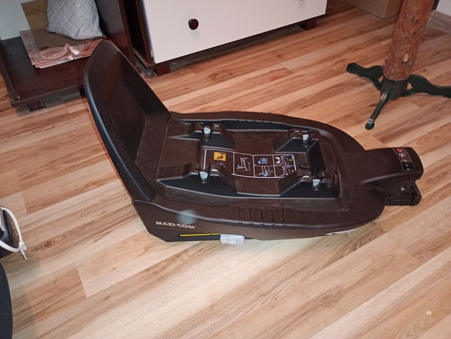 Fotelik samochodowy 12 kg z baza