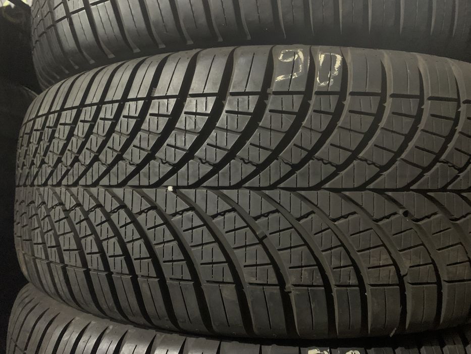 Шини б/у всесезоннные 225/55 R17 Goodyaer 4s GEN3