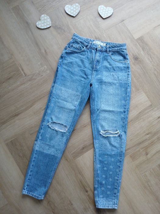 Dżinsy jeansy spodnie jeansowe z dziurami mom fit Amisu / rozmiar S 36