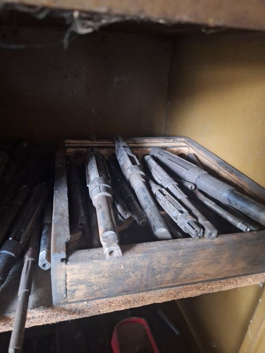 Sprzedam noze tokarskie, frezy, tanio