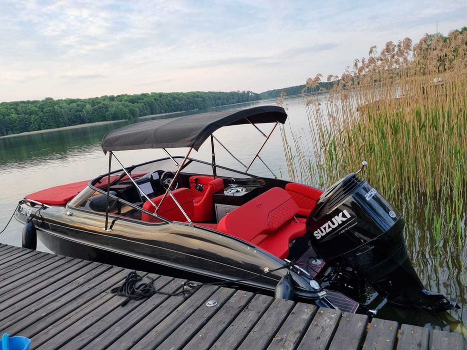 Łódź st. Tropez 6, 250 KM , silnik SUZUKI, skóry, rok 2023  ZIPWAKE ze spaniem