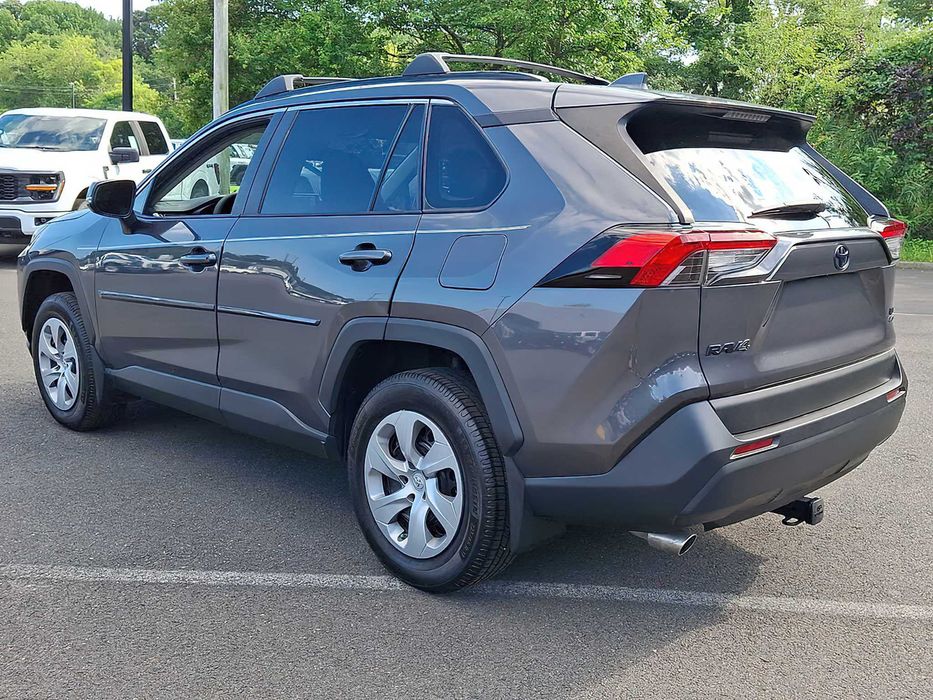 Toyota RAV4      2021
