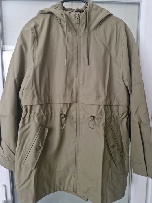 Куртка легкая, женская, дождевик.