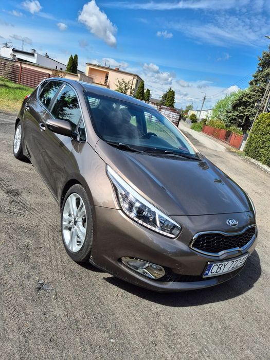 Kia Ceed Kia Cee’d II 1.6 GDI 135 KM • Bogata wersja • Kamera • Navi • Tempomat