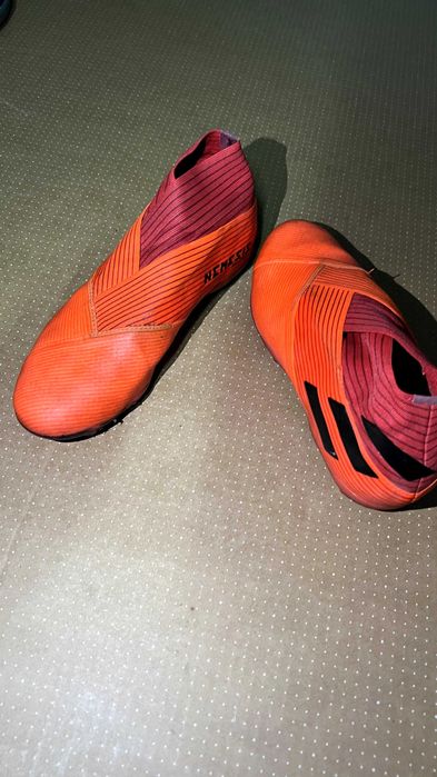 Chuteira ADIDAS NEMEZIZ 19+ laranja número 38,5 / 39 (criança)