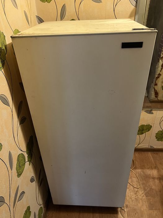 Холодильник зіл