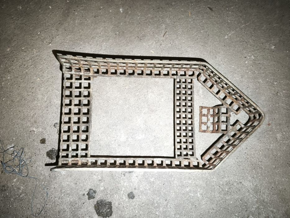 Stare żelazko PRL z drewnianą rączką + podstawka vintage