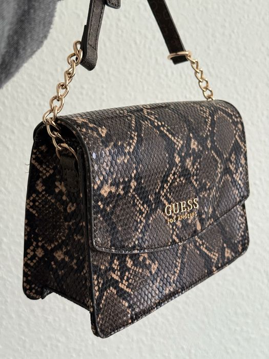 Кожанная сумка Guess