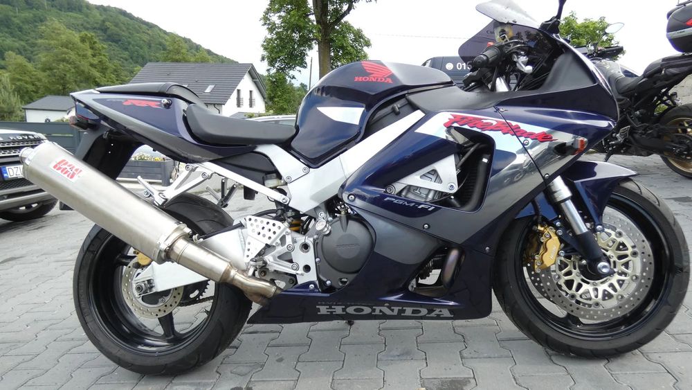 Honda CBR 900RR SC44 Stan kolekcjonerski!! niski przebieg POWIERDZONY!!!