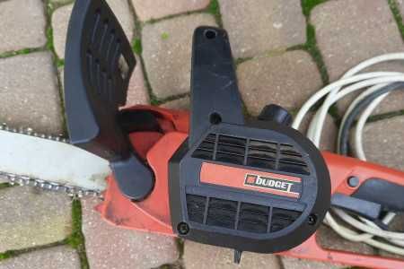 Sprzedam elektryczną piłę łańcuchową