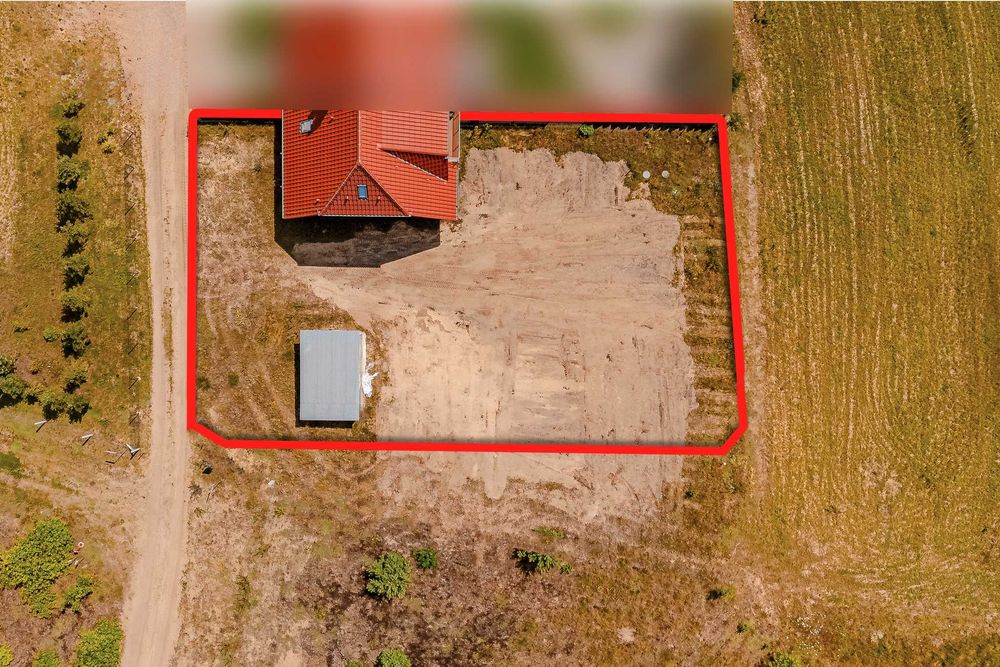Połowa bliźniaka na sprzedaż, Międzybłocie