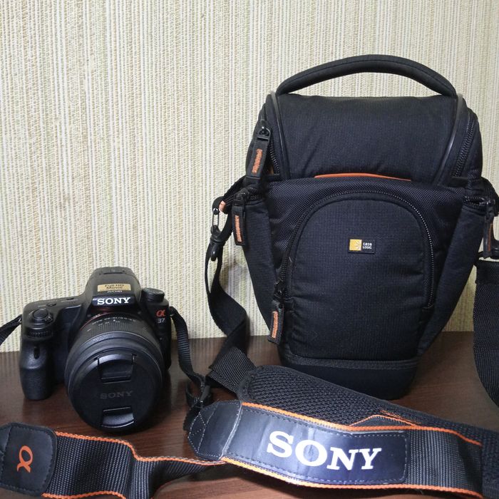 Цифровий фотоапарат SONY SLT-A37