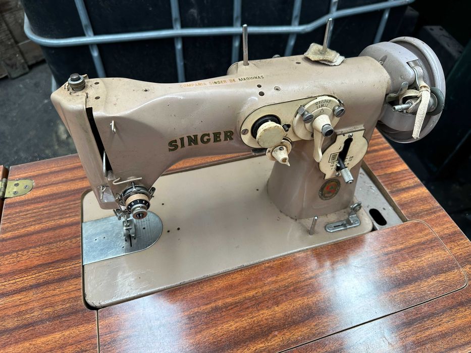 Maquina Costura Singer - Antiga