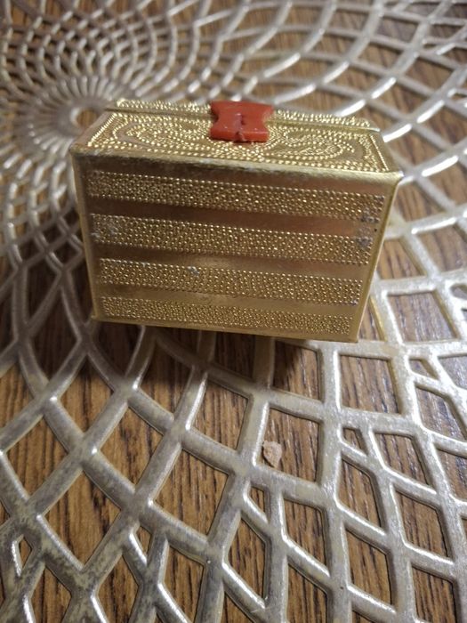 Stara mosiężna szkatułka Kuferek – Miniatura Vintage 4,5 cm