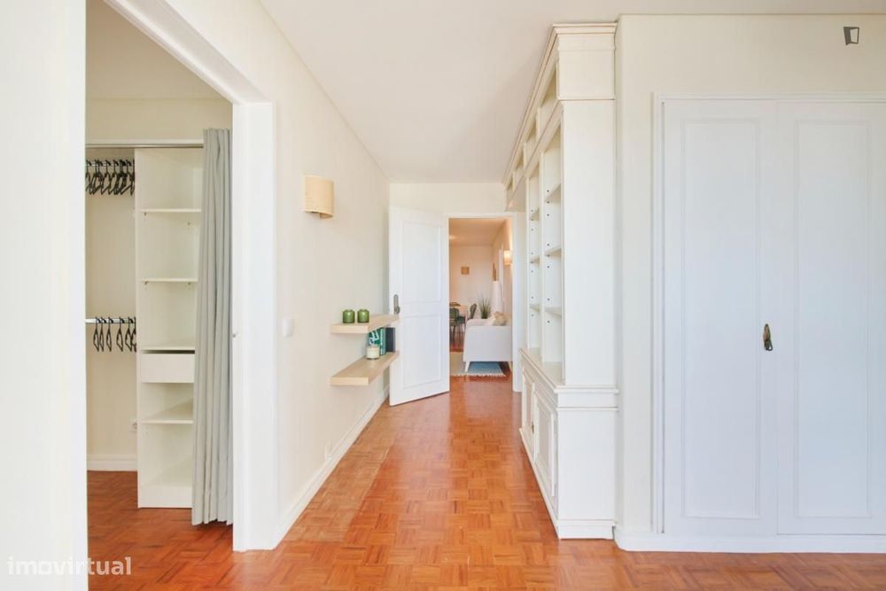 Quarto - localizado em Picoas Lisbon