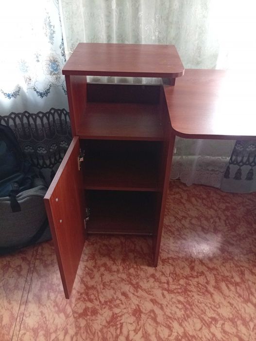 Продам компьютерный стол