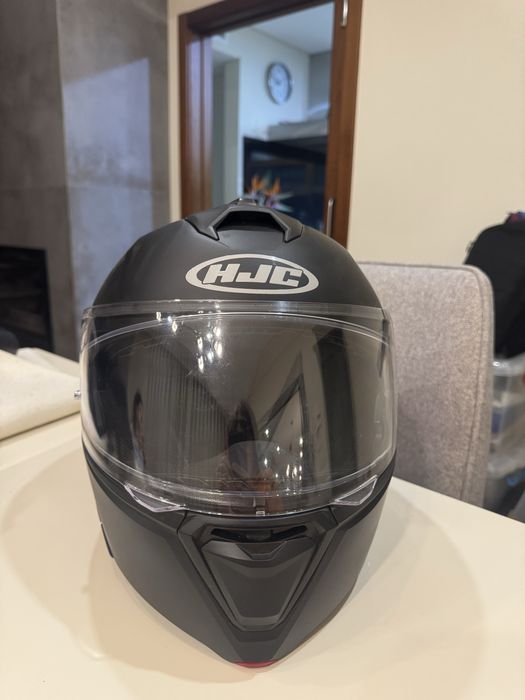 Capacete HJC com intercomunicador Cardo