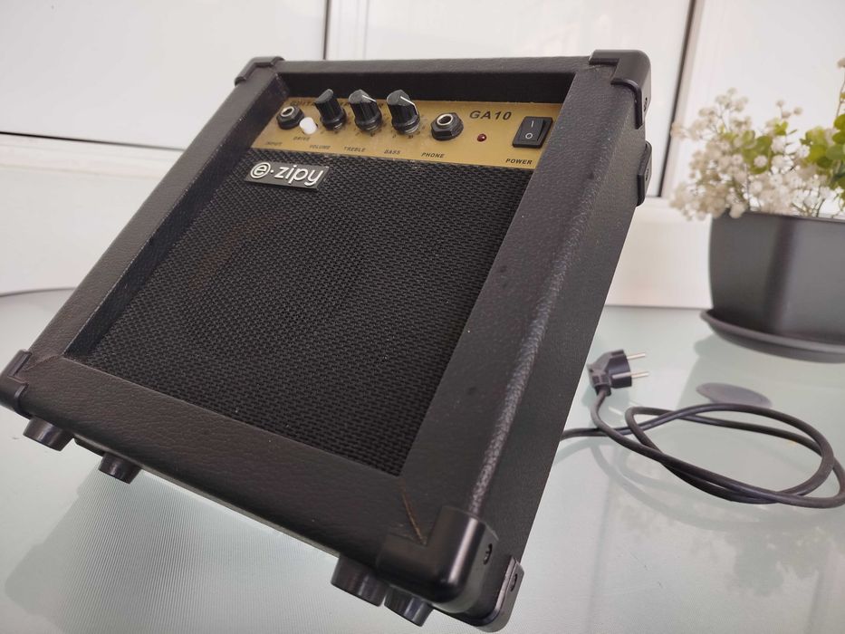 Amplificador para Guitarra da marca ZIPY - mod GA 10