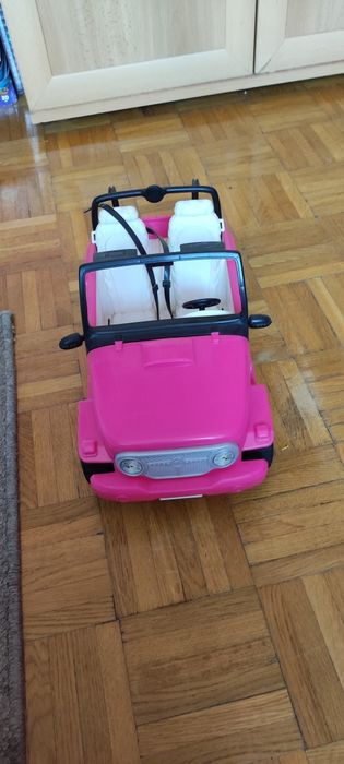 Samochód Barbie różowy